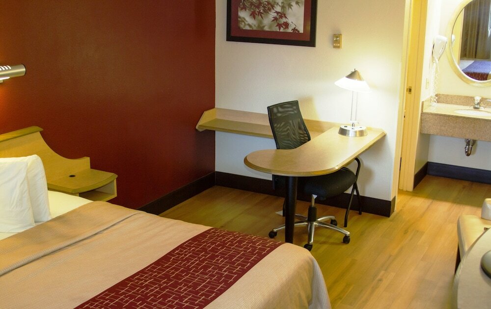 Фото Red Roof Inn Princeton - Ewing