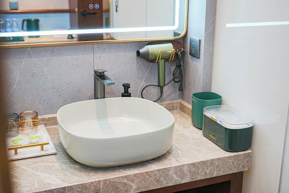 Фото Hiking Hotel Hangzhou