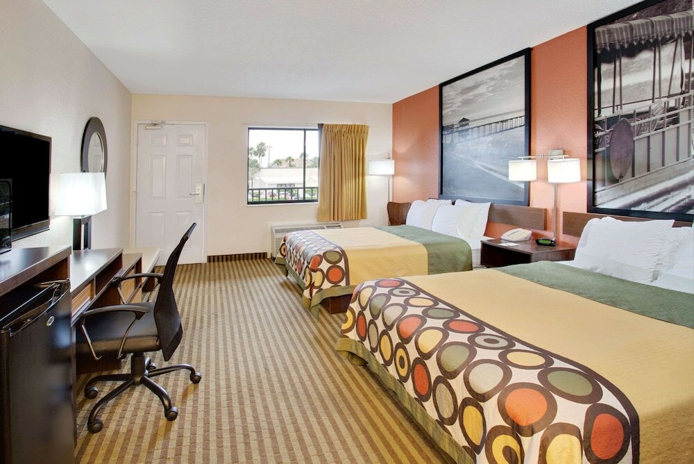 Фото Super 8 by Wyndham Orlando International Drive