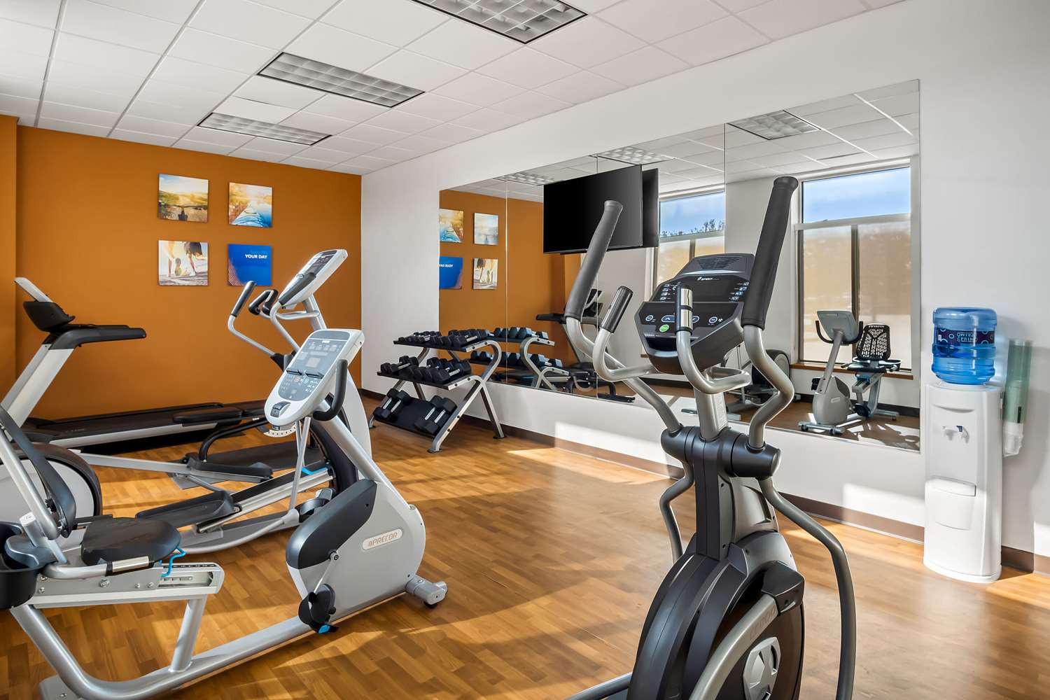 Фото Comfort Suites Frisco