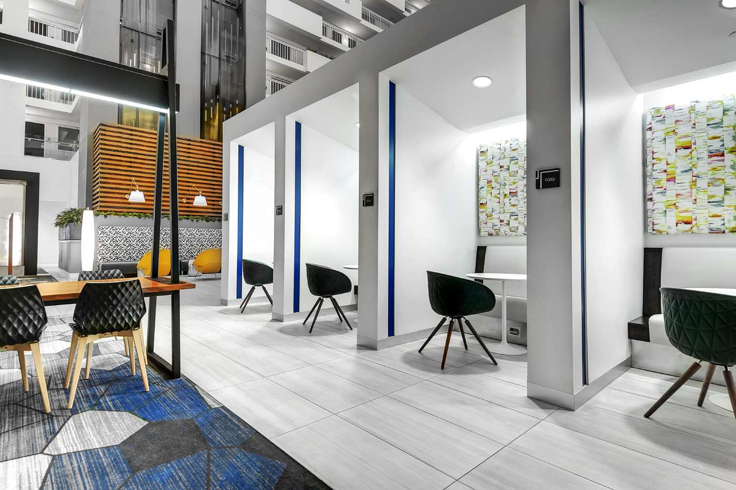 Фото Embassy Suites Raleigh-Crabtree