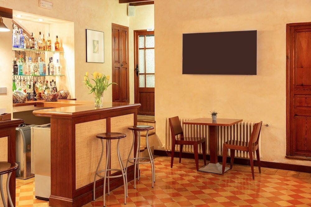 Фото Hotel y Apartamentos Des Puig