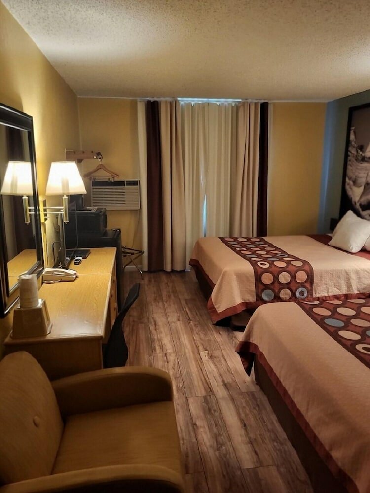 Фото Super 8 by Wyndham Raton