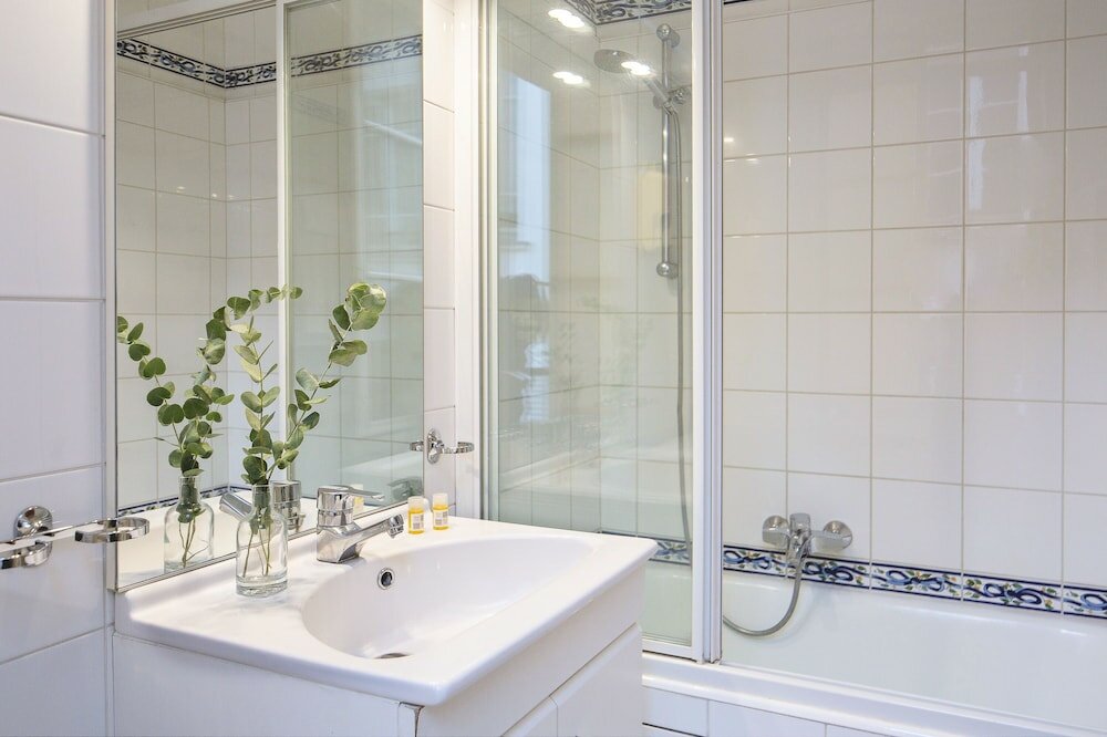 Фото Hôtel des Grandes Ecoles