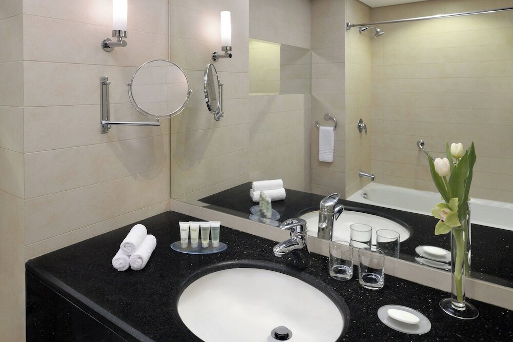 Фото Courtyard by Marriott Riyadh Diplomatic Quarter