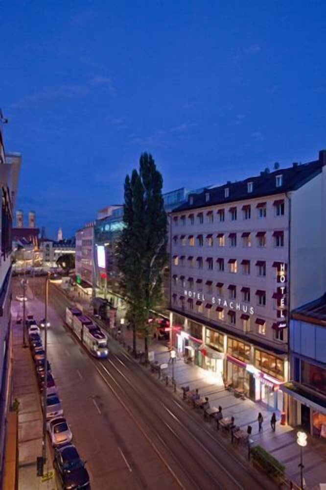 Фото отеля 2