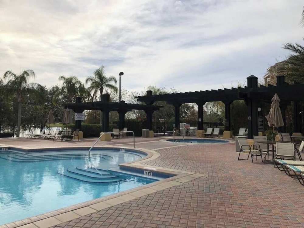 Фото Tideview 166 · New Ultra Modern & Super Clean 3 Full Suites