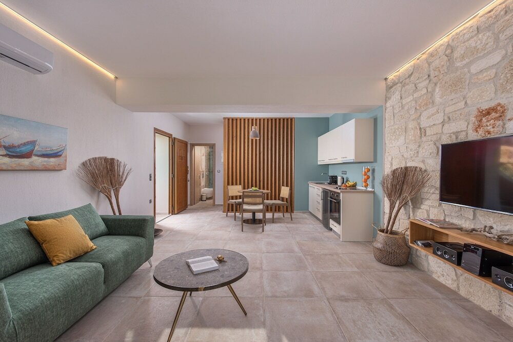 Фото Mint Retreat Suites