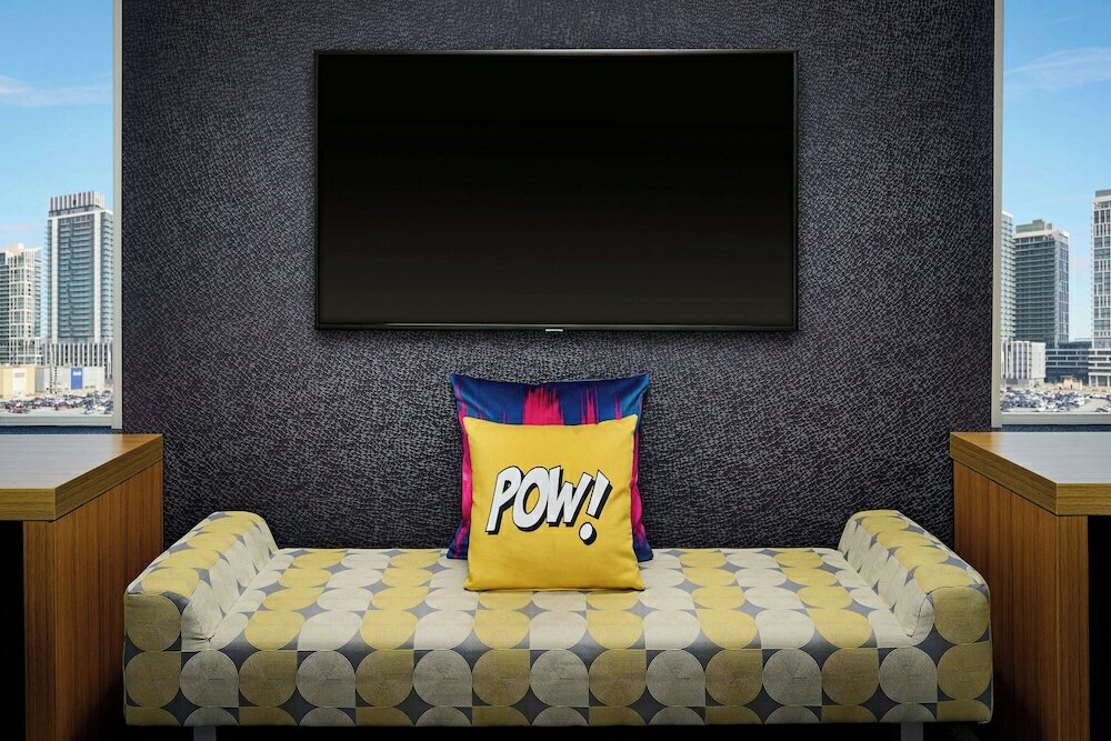 Фото Aloft Vaughan Mills