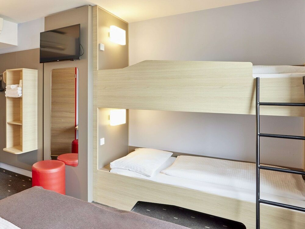 Фото B&b Hotel Saarbrücken-Hbf