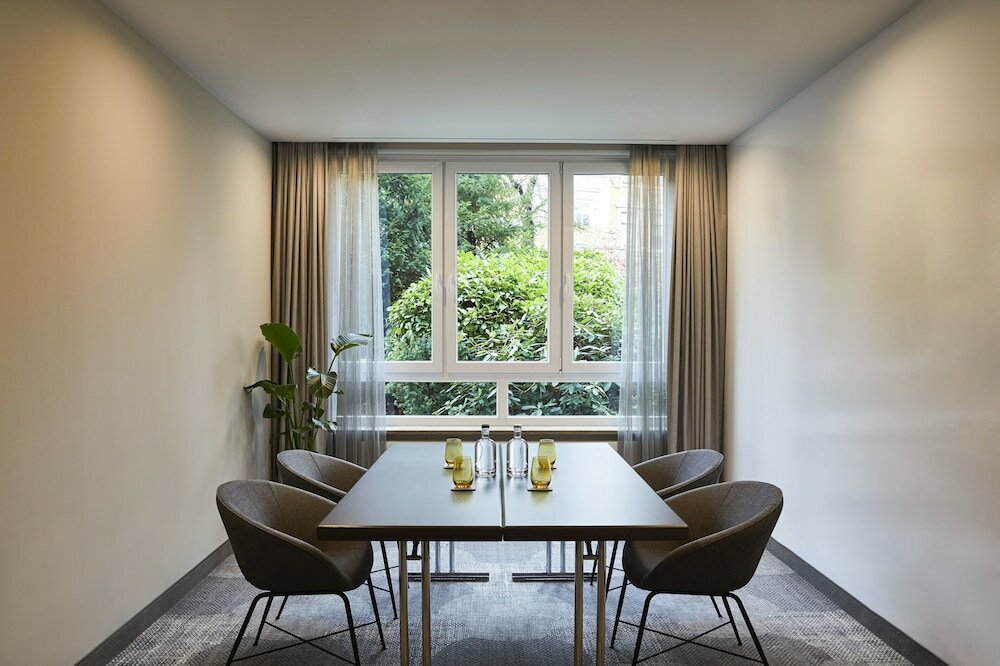 Фото Crowne Plaza City Alster