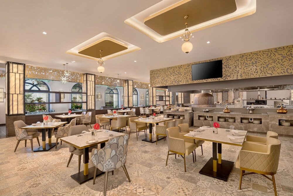 Фото Radisson Blu Hotel & Suites GRT Chennai