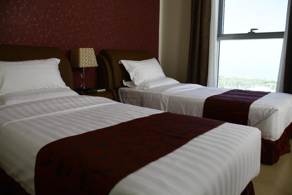 Фото Laguna Hotel Suites