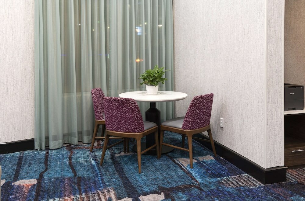 Фото Hampton Inn & Suites Raleigh Downtown