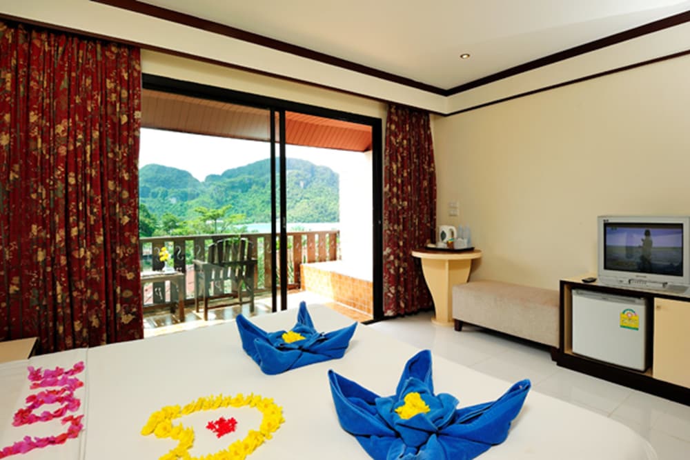 Фото Phi Phi Arboreal Resort