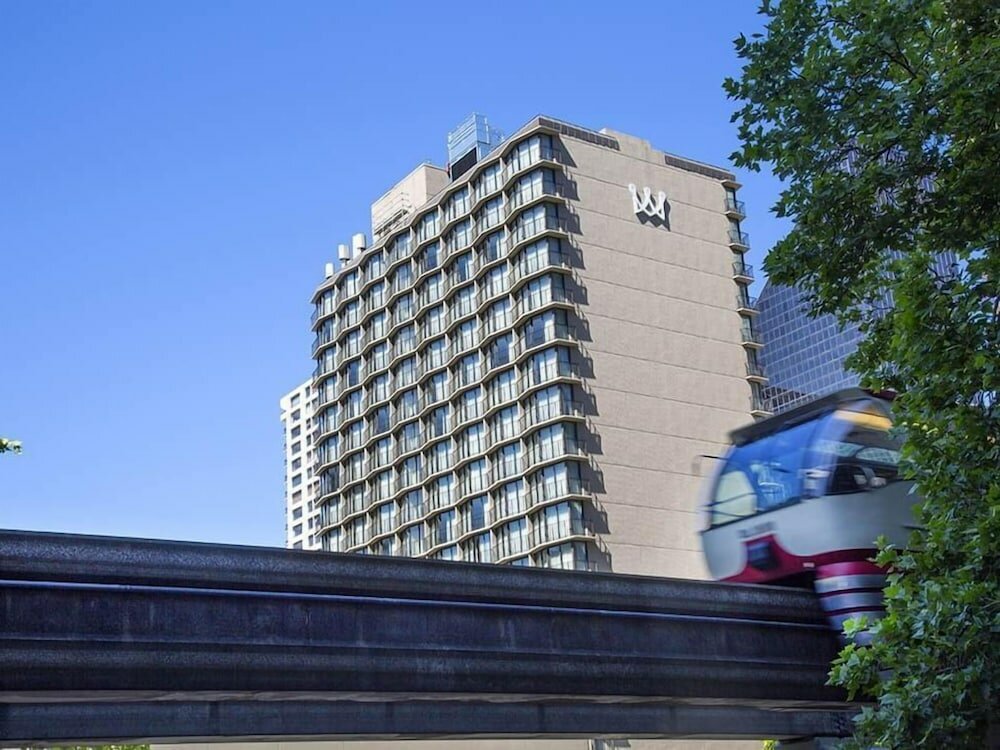 Фото Warwick Seattle