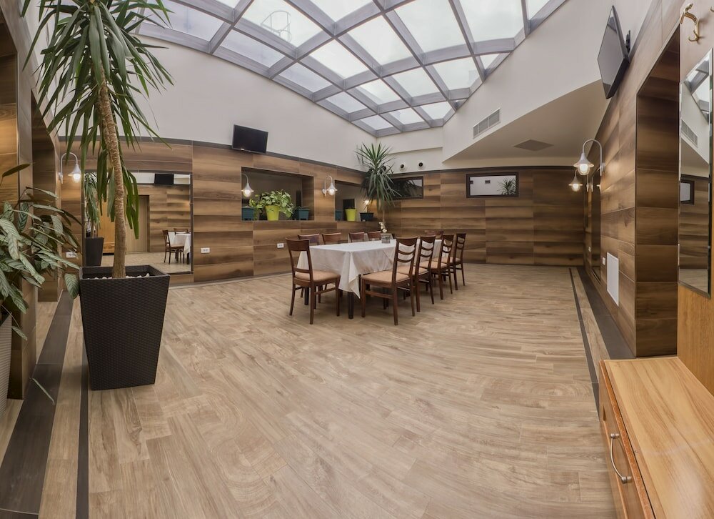 Фото Hotel Lirak