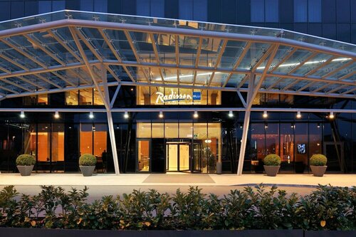 Внешний вид отеля Radisson Blu Plaza Hotel Ljubljana в Любляне, фото 2