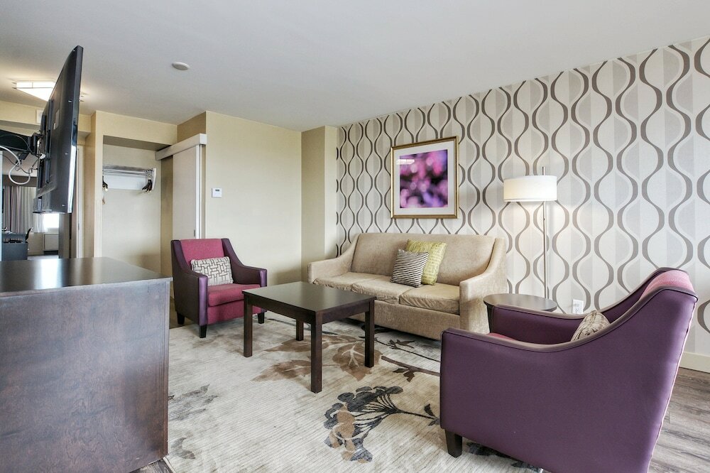 Фото Holiday Inn Toronto International Airport