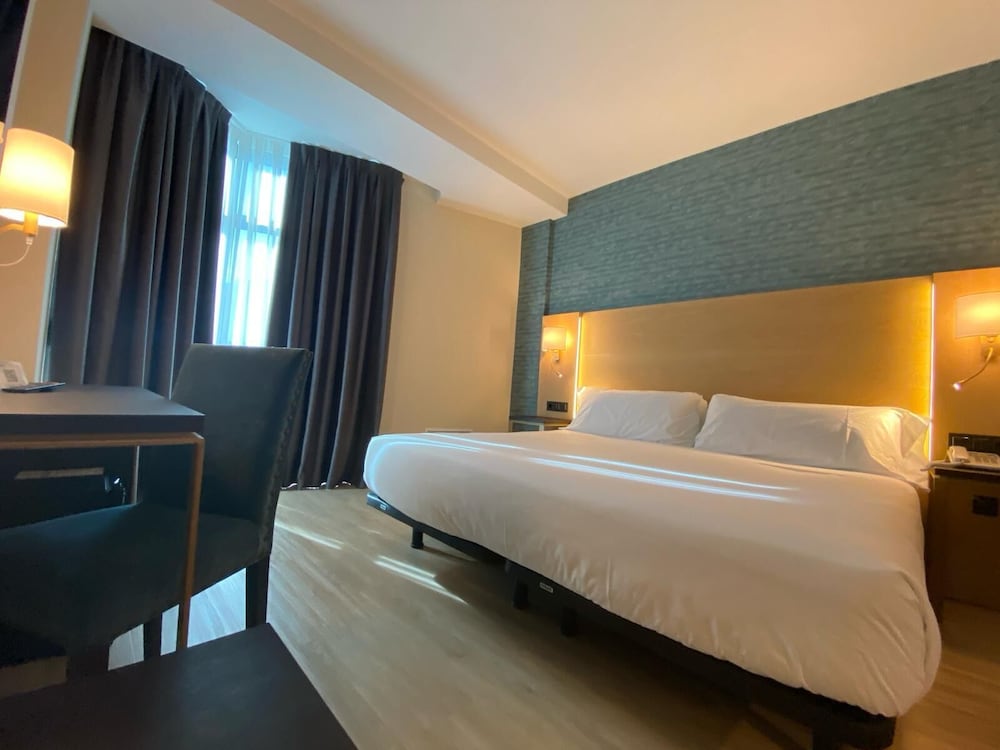 Фото Hotel Zentral Gijón Rey Pelayo