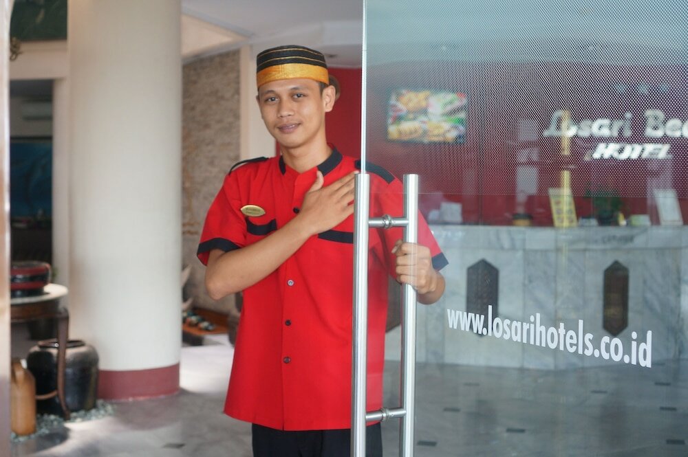 Фото Losari Beach Hotel