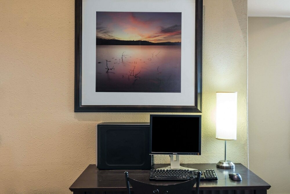 Фото Super 8 by Wyndham Windsor Ns