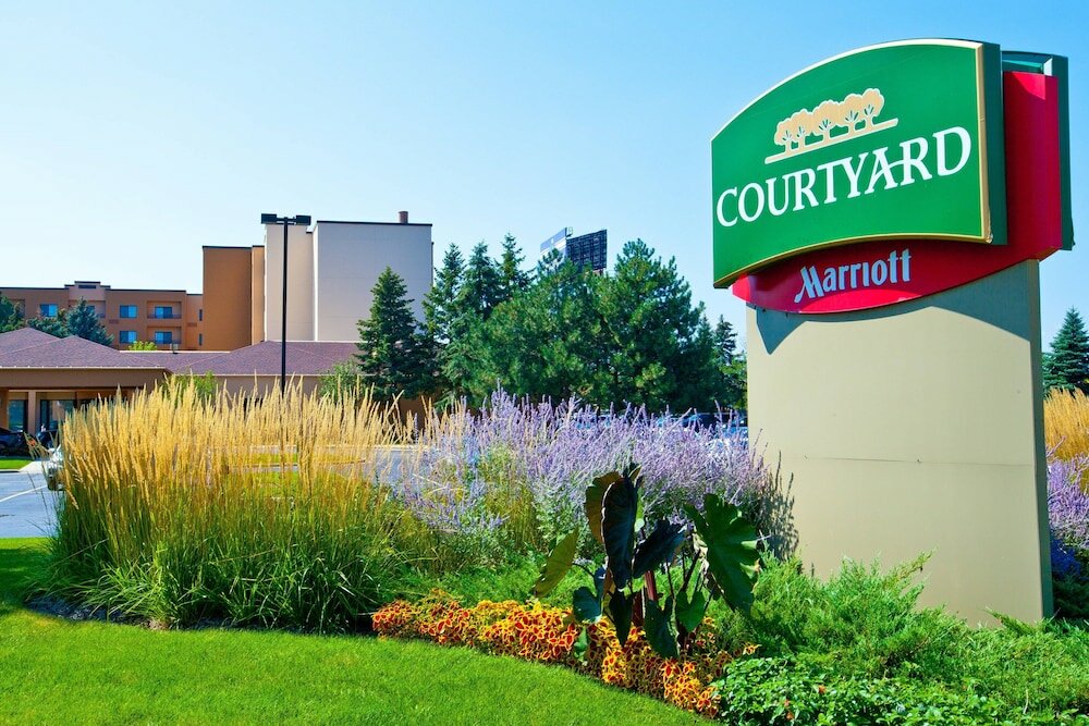Фото Courtyard by Marriott Chicago O'Hare