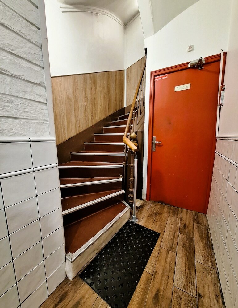 Фото Hipotel Paris Gambetta Republique