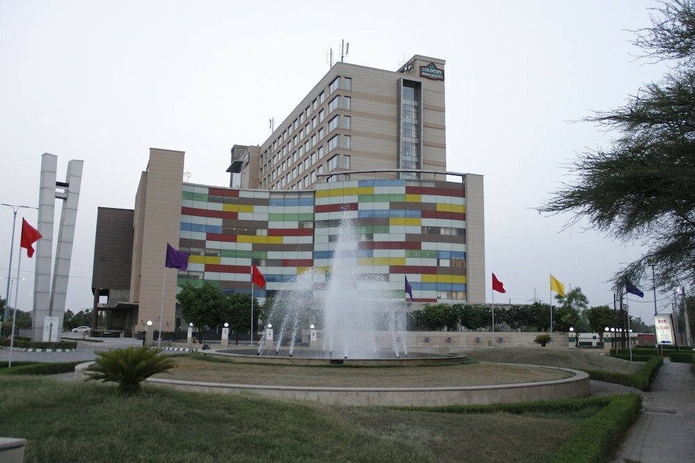 Фото Country Inn & Suites by Radisson, Bathinda