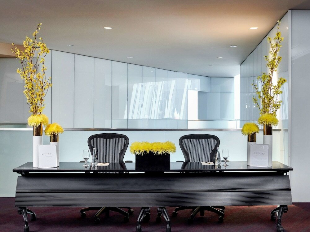 Фото Sofitel Chicago Magnificent Mile