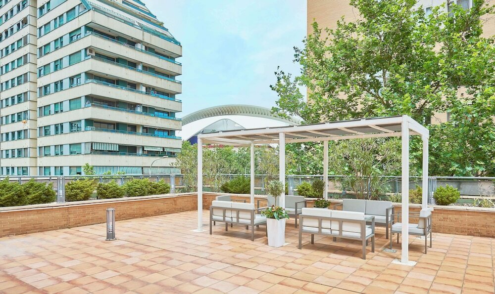 Фото Nh Valencia Las Artes