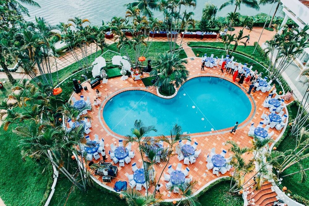 Фото Century Riverside