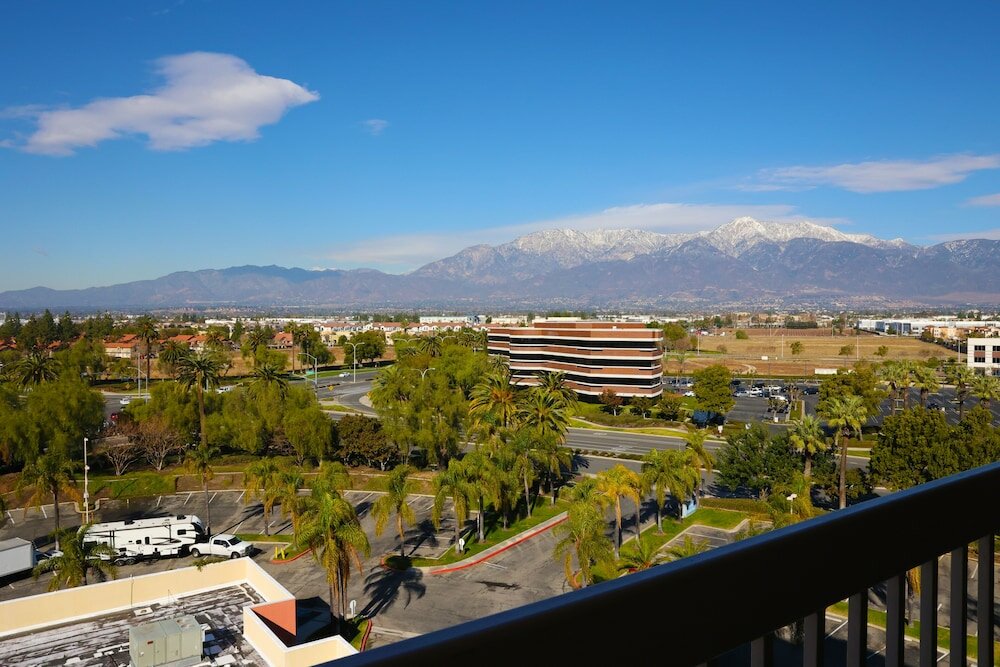 Фото Ontario Airport Hotel & Conference Center