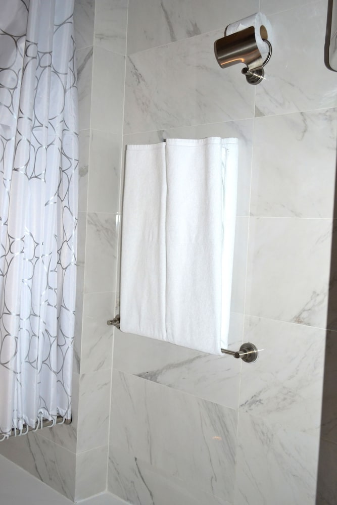 Фото Flipper Lodge Hotel