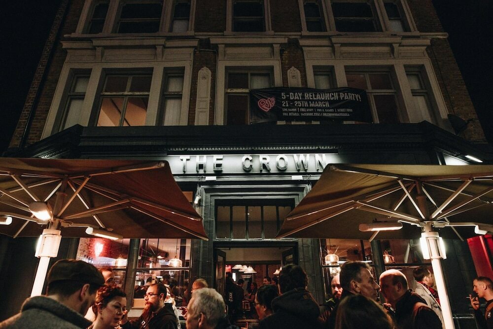 Фото PubLove  The Crown Battersea