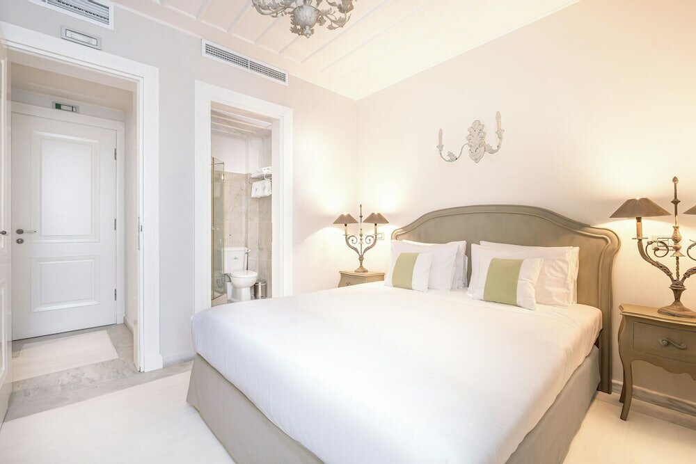 Фото Micra Anglia Boutique Hotel & SPA