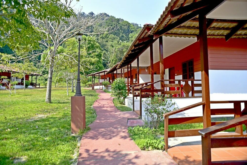 Hotel Vikri Beach Resort, State of Perak, photo