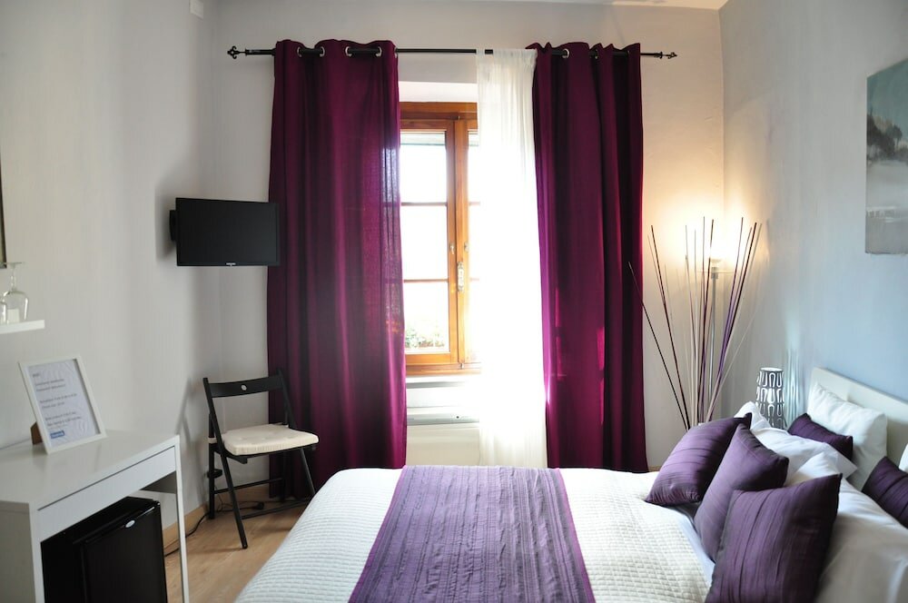 Фото At Home Bed and Breakfast