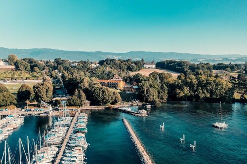 Внешний вид отеля Hotel La Barcarolle в Пранжинсе, фото 5