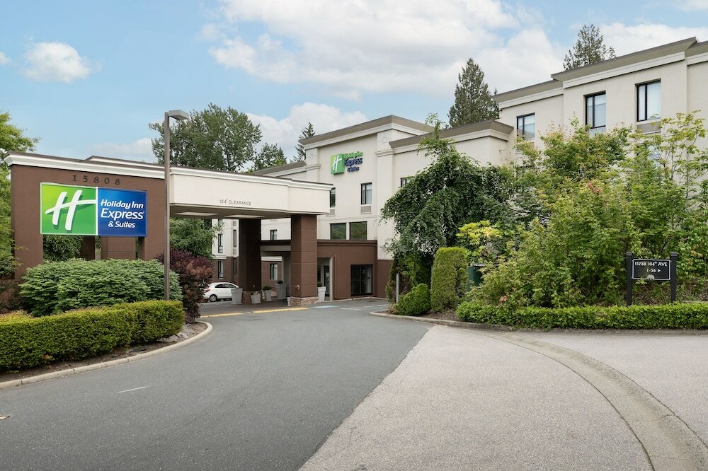 Фото Holiday Inn Express & Suites Surrey, an Ihg Hotel