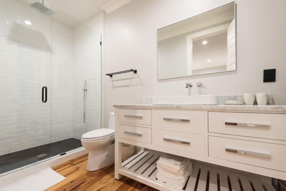 Фото The Quarters on King