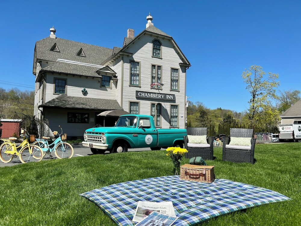 Фото Chambery Inn