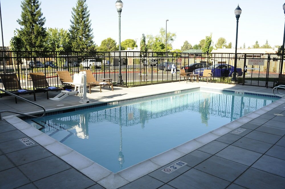 Фото TownePlace Suites Redding