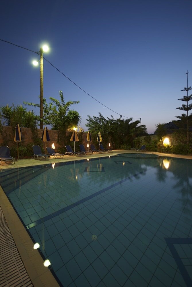 Фото Sarikampos Beach