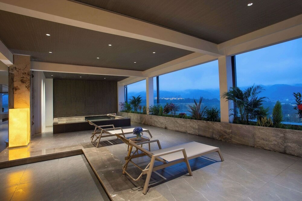 Фото Hawthorn by Wyndham Honghe Mile Hot Spring