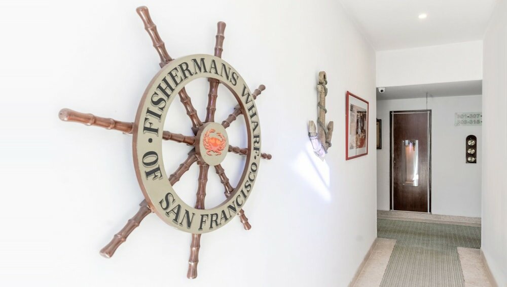 Фото Sfo Hotel and Suites