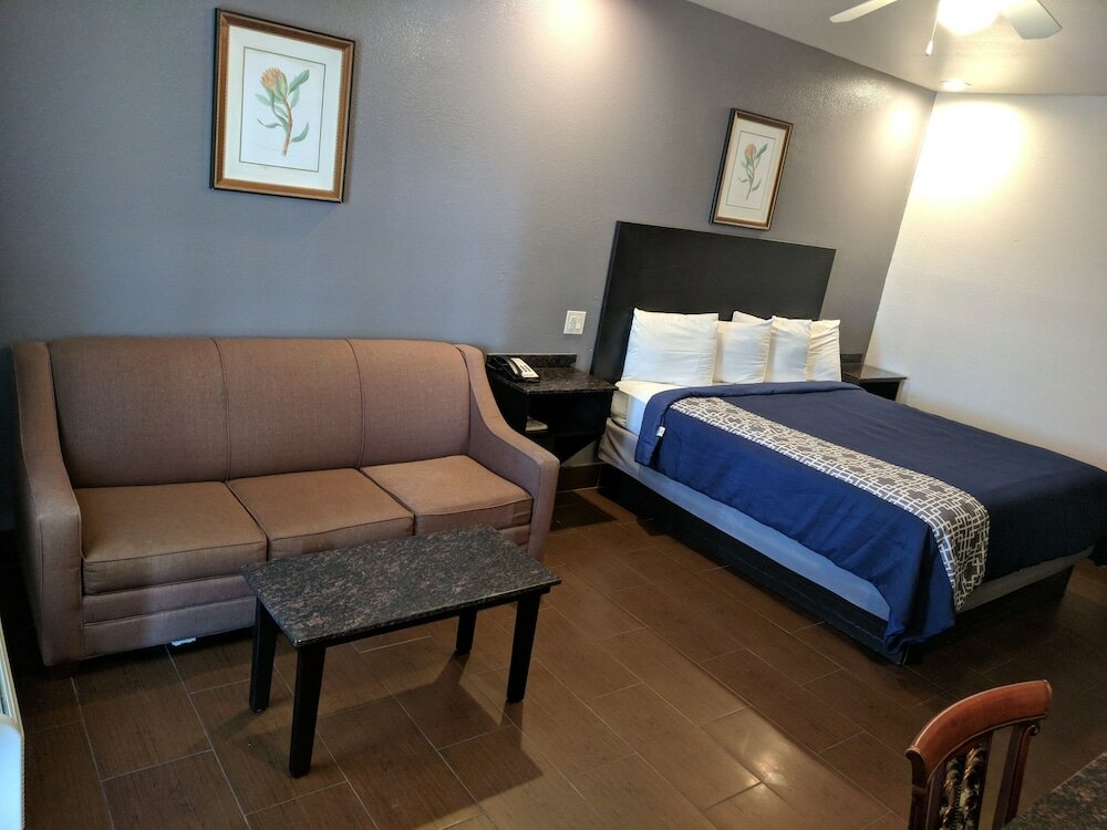 Фото Americas Best Value Inn Brownsville