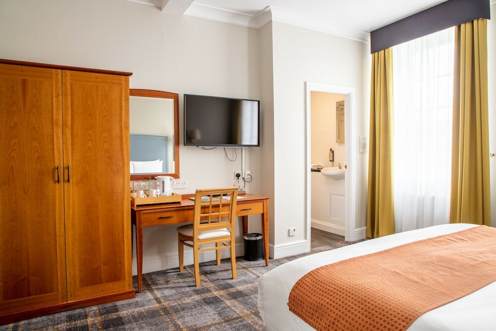 Фото Arnos Manor Hotel