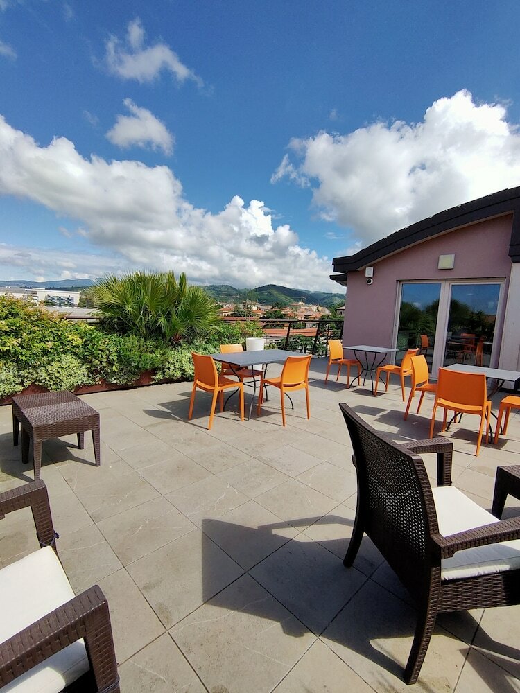 Фото Nuova Opera Rooms