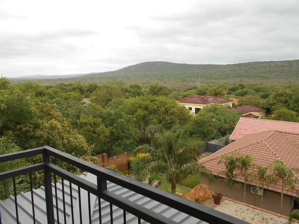 Фото Meerkat Manor